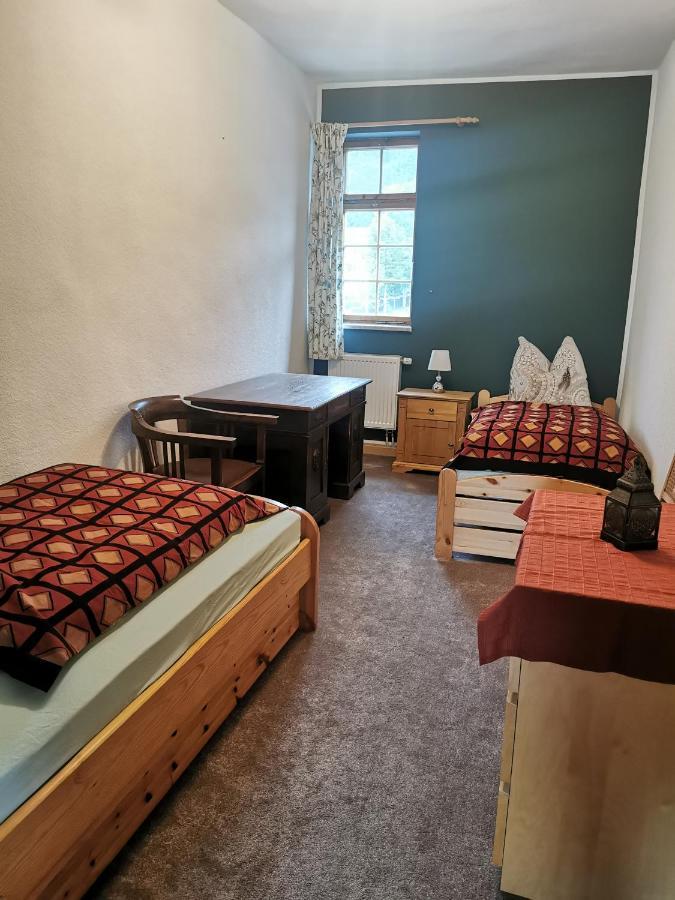 Ruhige Ferienwohnung Im Gutshaus Niederorschel ภายนอก รูปภาพ