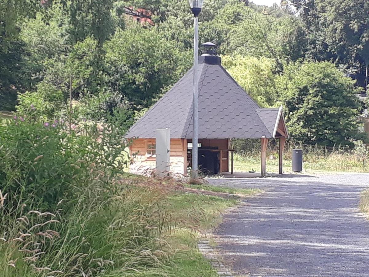 Ruhige Ferienwohnung Im Gutshaus Niederorschel ภายนอก รูปภาพ